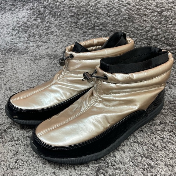 Sporto Tracy pull on waterproof elastic drawstring winter bootie women’s size 9W - Picture 1 of 17